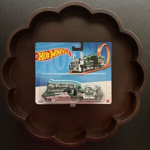 Hot Wheels Steamin’ Gleamin’ Truck